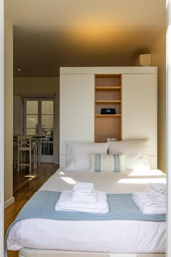 Bright With Terrace Apartment